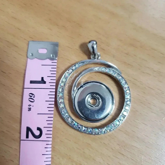 Interchangeable Snap Jewelry Pendant - Picture 4 of 4